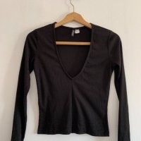 Черна дамска блуза, снимка 3 - Блузи с дълъг ръкав и пуловери - 26680716
