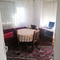 Двуетажна  къща в гр. Чирпан, снимка 11 - Къщи - 39157204