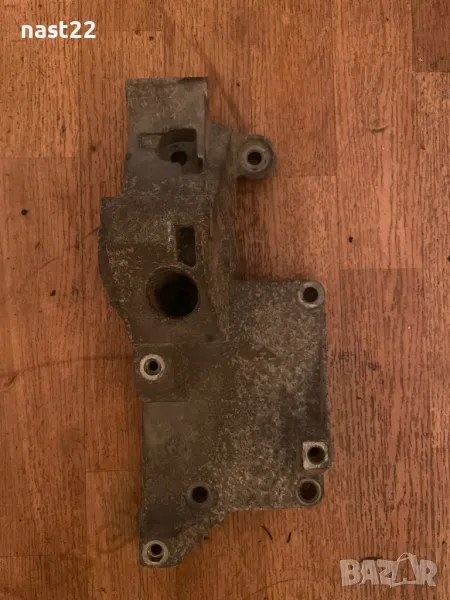 Стойка алтернатор за Volkswagen Polo Hatchback IV (10.2001 – 12.2009) 1.4 TDI,./038 903 143 A, снимка 1