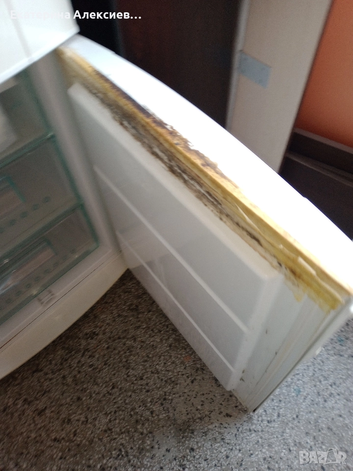 Продавам хладилник с фризер Електролукс работещ, снимка 1