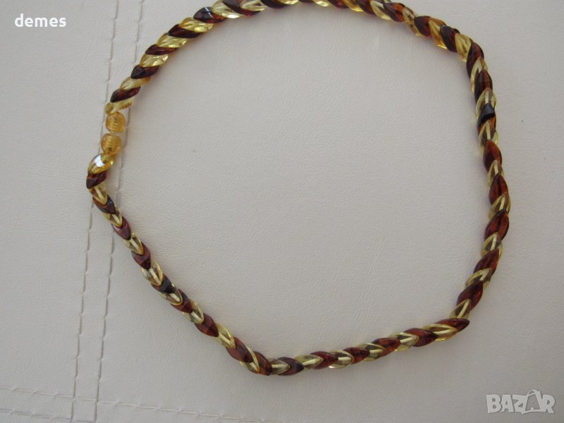 Дамско колие-рибена кост от първокласен балтийски кехлибар, снимка 1