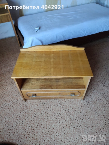 Малък скрин тип шкафче, снимка 1