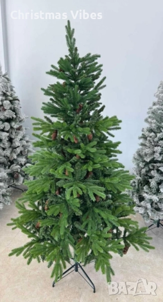 Красива коледна елха с естествено излъчване – празниците започват тук!, снимка 1