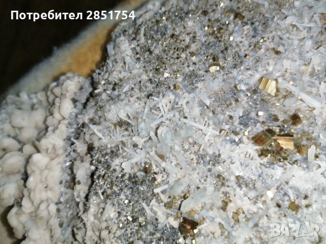 Друза галенит, пирит,кварц с тегло от 2.800кg , снимка 2 - Колекции - 36974780