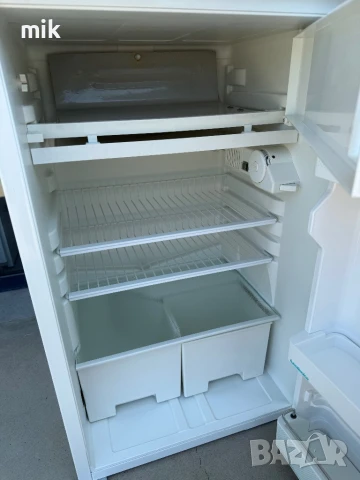 Малък хладилник с камера , снимка 3 - Хладилници - 50806907