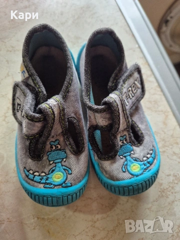 Обувки Декатлон 22,23номер за момче, снимка 5 - Детски обувки - 53593344