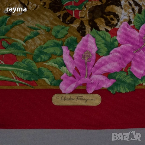 Salvatore Ferragamo копринен шал принт джунгла, снимка 3 - Шалове - 53505604