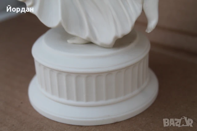 Английска порцеланова фигура 'Wedgwood   The dancing hours 1  993, снимка 8 - Колекции - 51251884