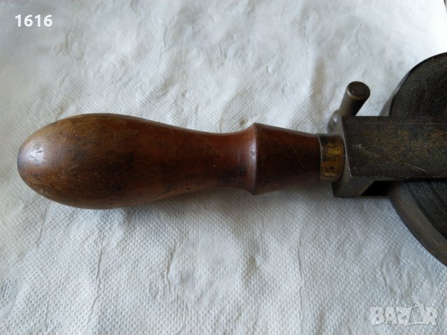 Стара месингова рулетка с дървена дръжка 20 метра, снимка 3 - Други инструменти - 28480971