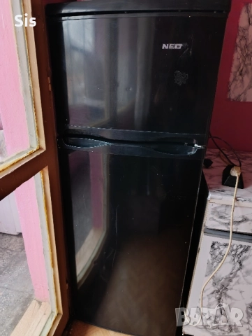Хладилник с фризер Neo, черен, използван