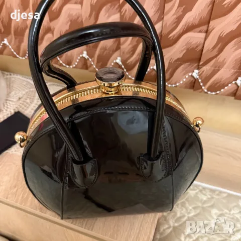 Дамска чанта лачена, снимка 4 - Чанти - 49091527