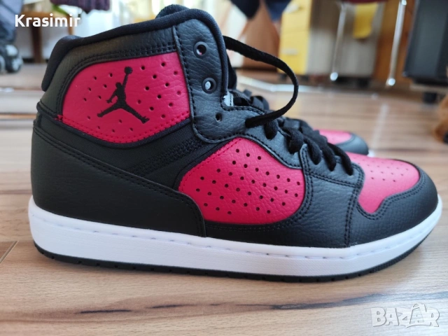 Маратонки Nike Jordan 42 номер, снимка 3 - Маратонки - 53558383