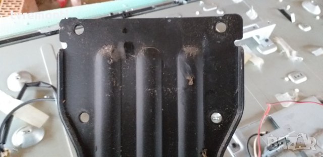 TV стойка PHILIPS модел 37PFL5604H/12, снимка 3 - Стойки, 3D очила, аксесоари - 27458362