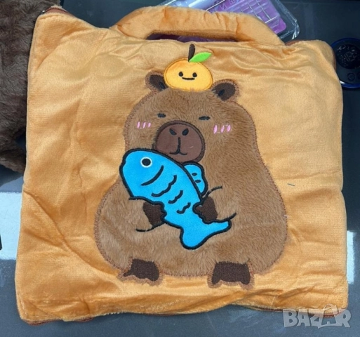 Мека капибара възглавничка 2-в-1 – играчка и одеяло за гушкане Labubu capy Bara , снимка 3 - Плюшени играчки - 51883904