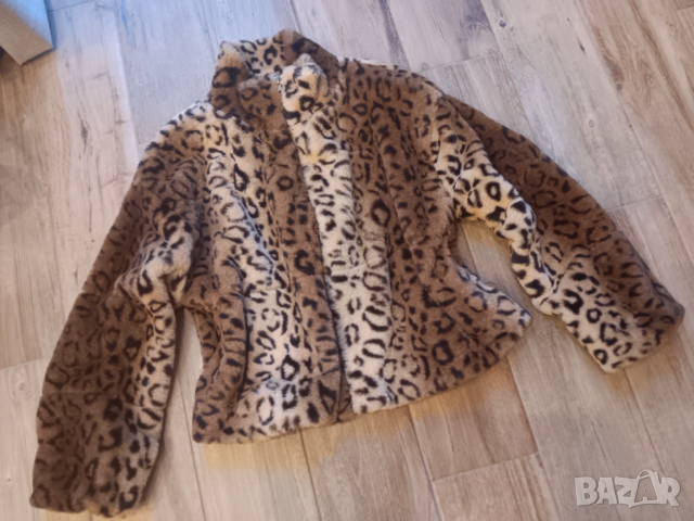 Forever 21-ново палтенце косъм животински принт, снимка 3 - Палта, манта - 53596746