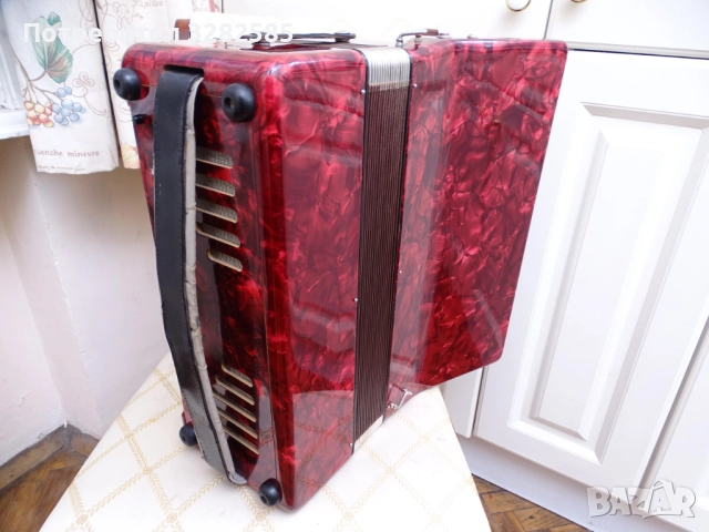 Акордеон Велтмайстер Стела 60 баса, снимка 14 - Акордеони - 52321999