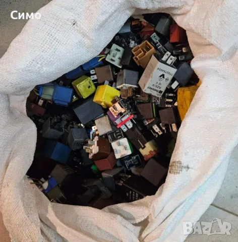 Автомобилни релета, снимка 2 - Части - 48969589