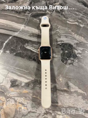 Apple Watch 4 Series 40mm, снимка 2 - Смарт часовници - 47510396