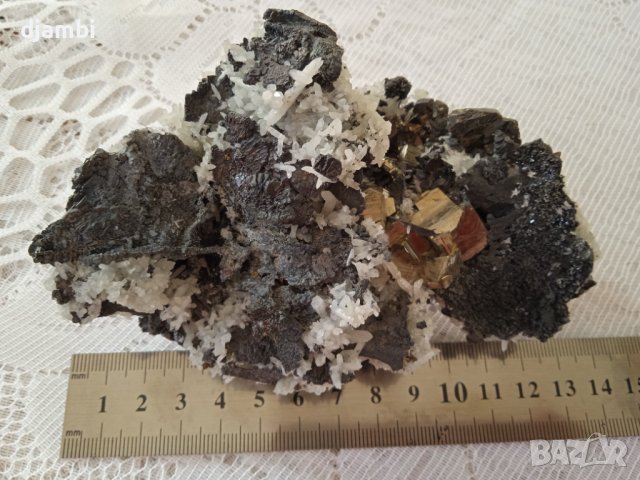 №15, Сфалерит със зелен кварц и пирит, Кристали, Минерали, Родопи,, снимка 2 - Декорация за дома - 43833561