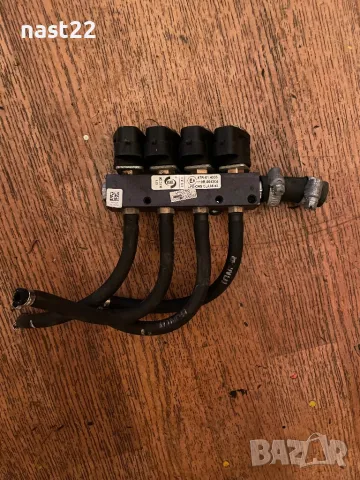 Газов инжекцйон с рейка 67R-01 4303 110R-004304 и газови дюзи инжектори 10R 036710, снимка 2 - Части - 49518000