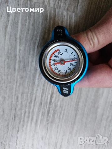 Капачка за радиатор с градуси