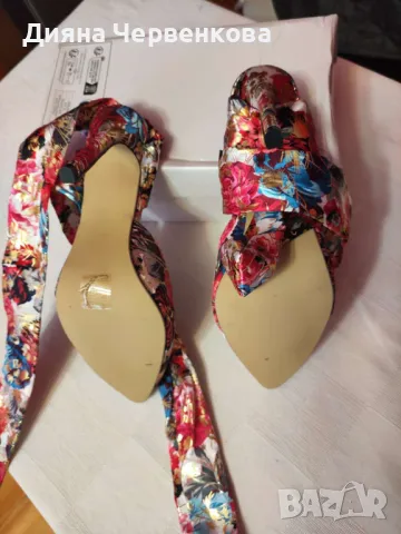 🎀 Дамски сатенени обувки на ток – с флорален десен, връзки и отворена пета | Размер 39/40, снимка 7 - Дамски обувки на ток - 49695251