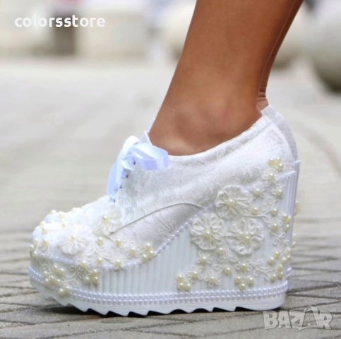 Обувки на платформа - бели - 710-12, снимка 1 - Дамски елегантни обувки - 40664491