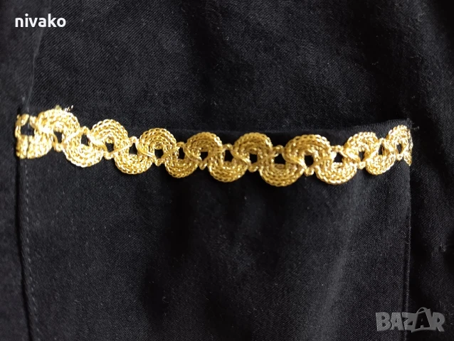 Продавам елегантен дамски черен костюм, снимка 9 - Костюми - 50470372