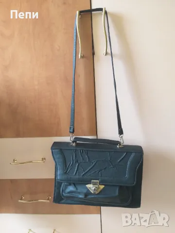 Дамска чанта, снимка 3 - Чанти - 48440994