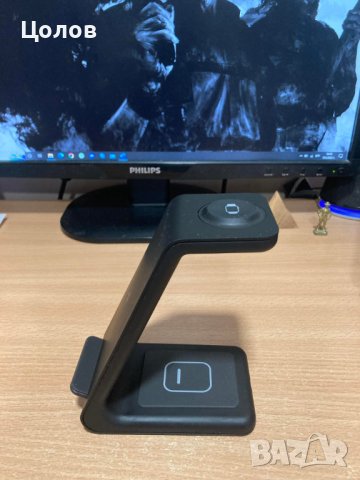 Зарядна станция за Iphone устройства 3 в 1, снимка 2 - Безжични зарядни - 37961372