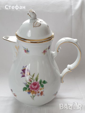 Порцеланов чайник с позлата - Бавария , снимка 1 - Антикварни и старинни предмети - 40506327