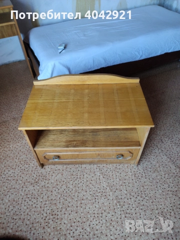 Малък скрин тип шкафче