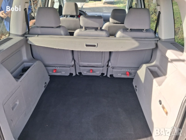 VW Touran 2.0TDI Automatic, снимка 8 - Автомобили и джипове - 49999025