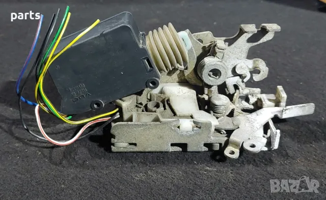 Предна Дясна Брава - Ключалка Мерцедес Спринтер (Н)
- VW LT
- 9017200835, снимка 5 - Части - 49002092