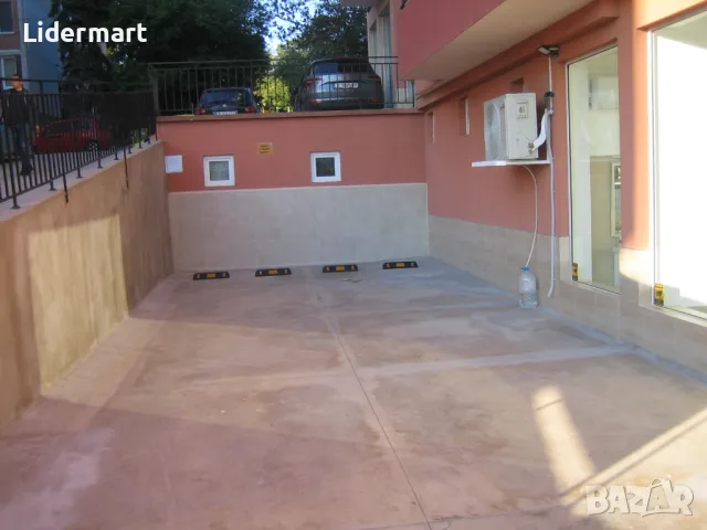 Паркоместа / плац за 5 автомобила, снимка 4 - Гаражи и паркоместа - 45854347