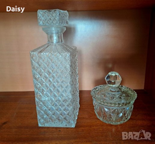 Стъклен комплект Шише и 6 бр чаши, снимка 2 - Сервизи - 44125158