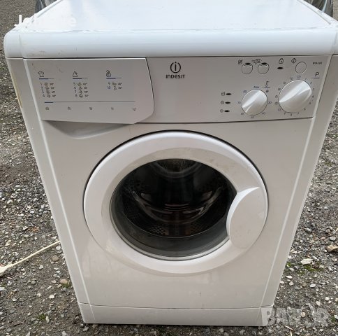 Продавам пералня за части Indesit WIA600