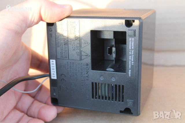 Радио аларма ''Sony-ICF CI'', снимка 6 - Радиокасетофони, транзистори - 53564836