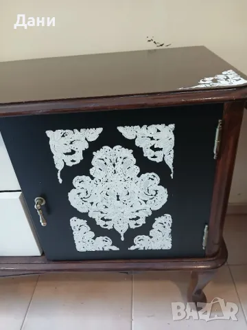 Винтидж шкаф, масив, махагон , снимка 5 - Шкафове - 49512635