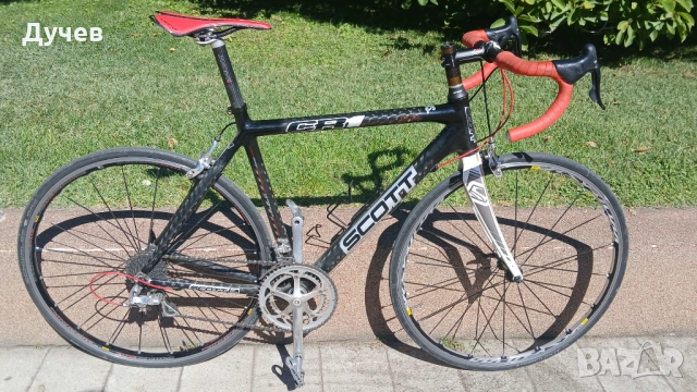Карбонов шосеен велосипед Scott