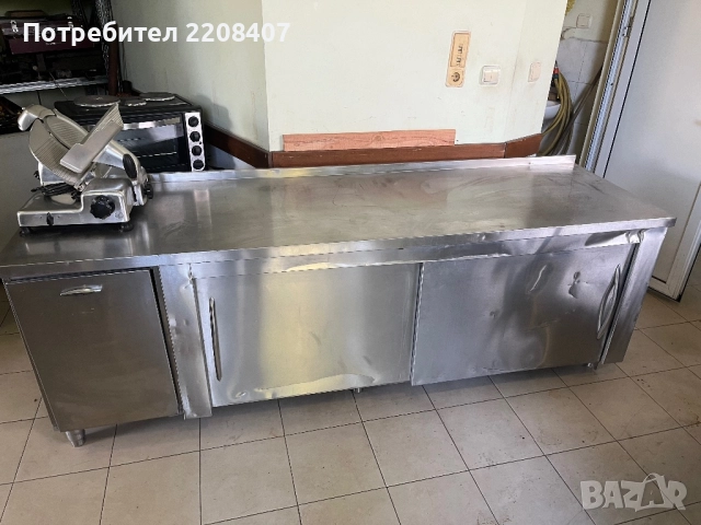 Работна маса неръждавейка 