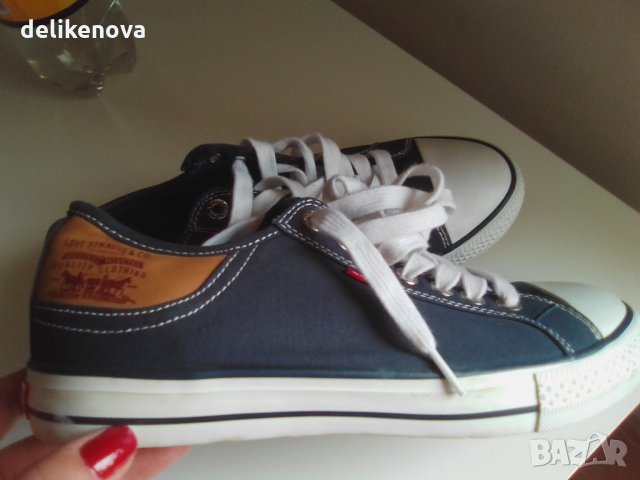 Levi's. Original.  Size  41 1/2, снимка 1 - Кецове - 33608578