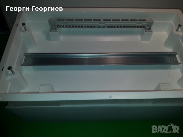 Основа/дъно за апартаментно ел.табло Noark 18 позиции, снимка 2 - Други машини и части - 28042637