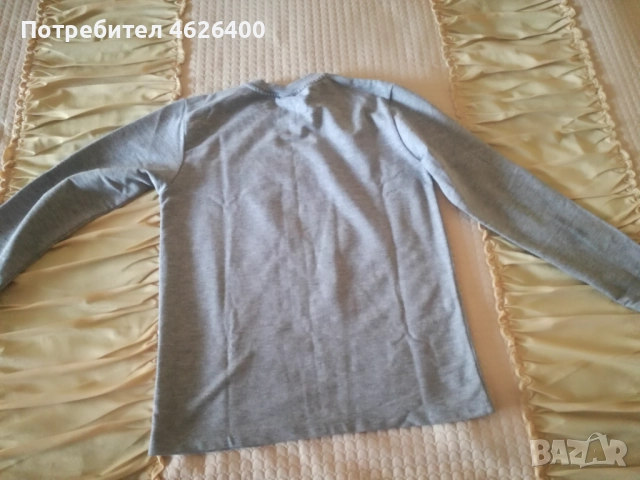 Продавам детска фланелка с дълък ръкав с надписи, снимка 5 - Блузи - 52106825