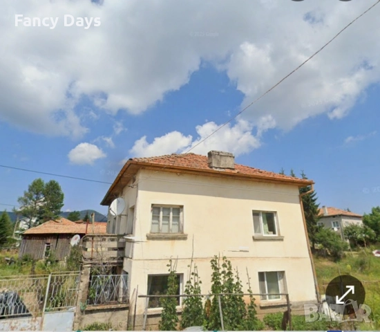 Продава се къща(на калкан) с плевня и 300 кв.м двор, снимка 3 - Къщи - 52511264