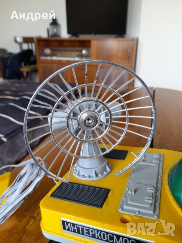 Стара руска играчка Луноход Интеркосмос, снимка 3 - Антикварни и старинни предмети - 50971477