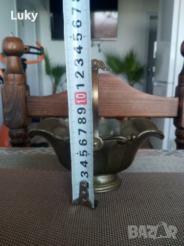 Продавам красива,антикварна бонбониера.Размерите са на снимките., снимка 5 - Аудио касети - 43723596