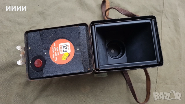 Фотоапарат камера BROWNIE , снимка 4 - Фотоапарати - 51881820