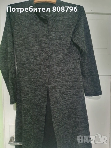 Подарявам дамски връхни дрехи , снимка 4 - Палта, манта - 53498106