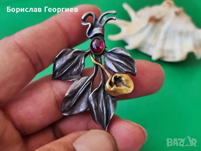 Сребърен медальон брошка с гранат 925, снимка 4 - Колиета, медальони, синджири - 50779253